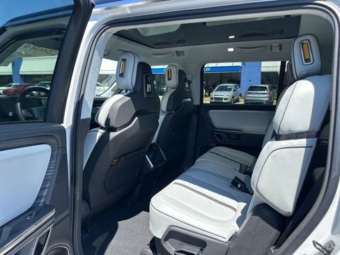 Used 2024 Rivian R1S Adventure AWD/4WD image 9