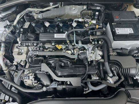 Used 2024 Toyota Corolla Cross L image 32