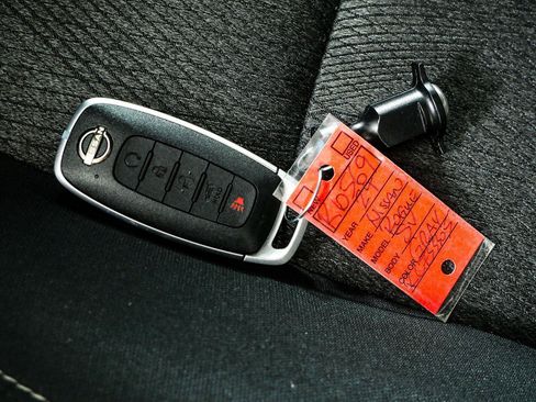 Used 2024 Nissan Rogue SV AWD/4WD image 37