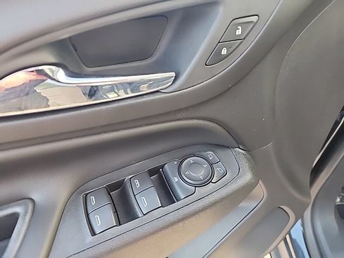 Used 2018 Chevrolet Equinox LT w/ Sun & Infotainment Package AWD/4WD image 8