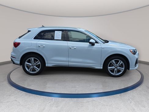Used 2022 Audi Q3 2.0T Premium w/ Convenience Package AWD/4WD image 4