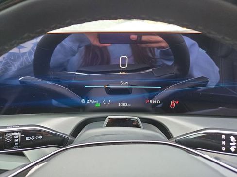 New 2026 Cadillac Vistiq Sport image 16