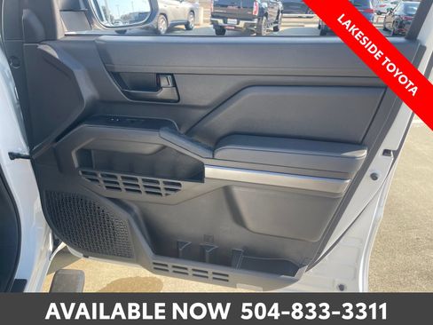 Certified 2025 Toyota Tacoma SR5 w/ SR5 Upgrade Package AWD/4WD image 19