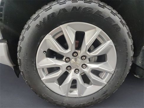 Used 2022 Chevrolet Silverado 1500 Custom image 14
