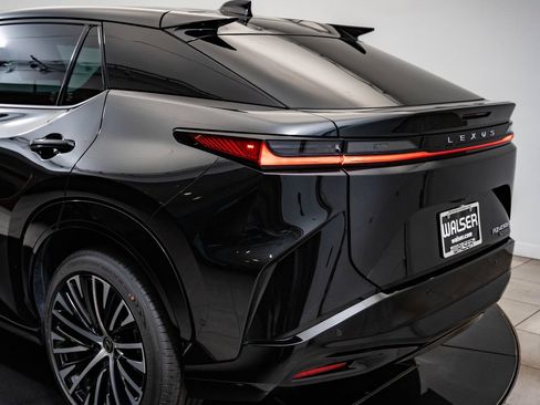 Certified 2024 Lexus RZ 450e Premium w/ Technology Package AWD/4WD image 18