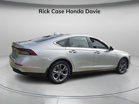 Certified 2024 Honda Accord EX-L image 7