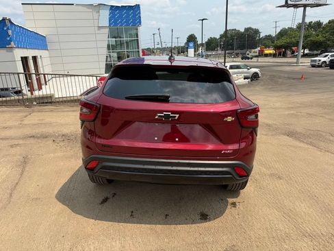 Used 2025 Chevrolet Trax RS w/ Sunroof Package FWD image 7