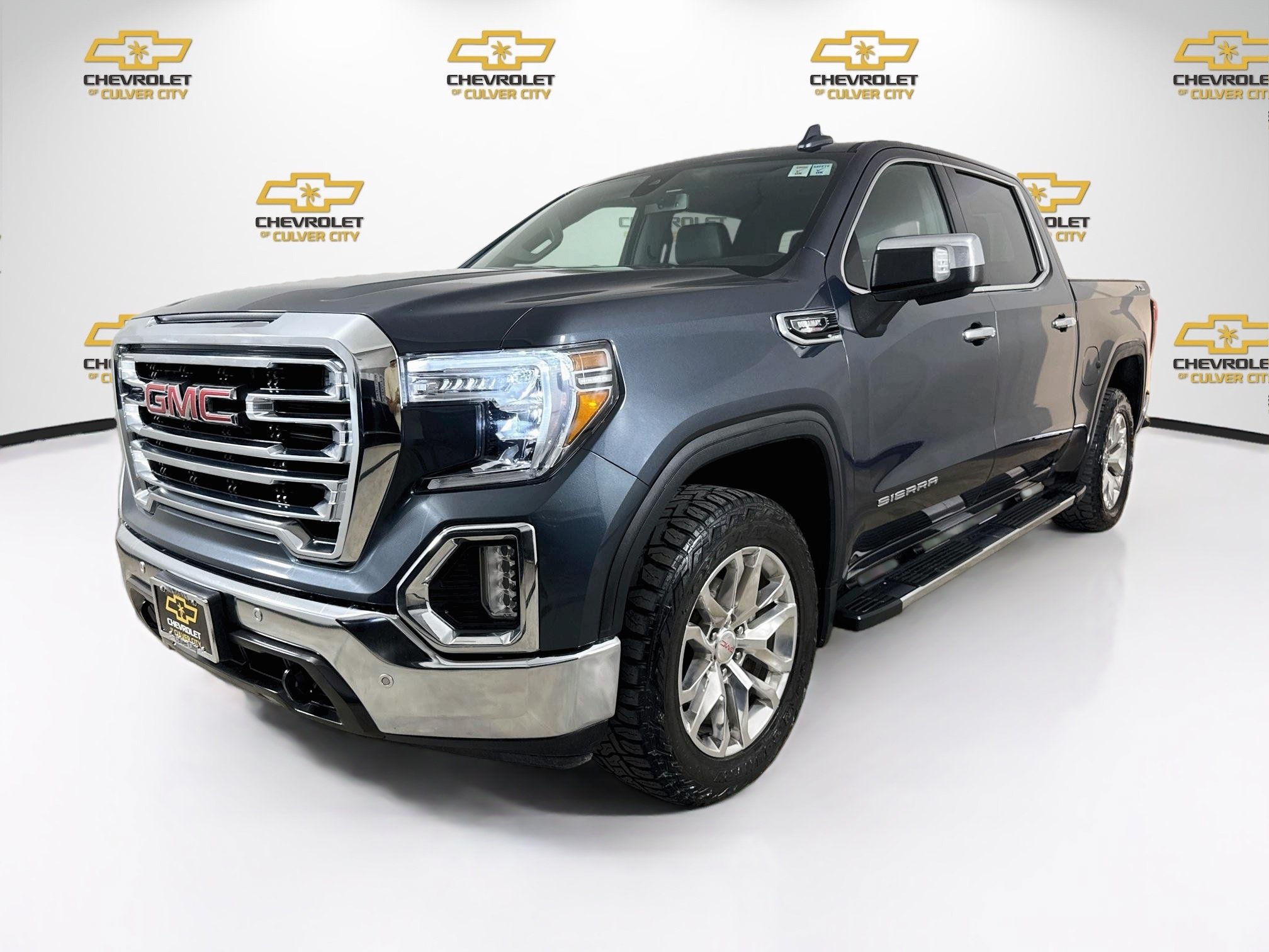 Used 2022 GMC Sierra 1500 SLT w/ SLT Premium Plus Package AWD/4WD image 3