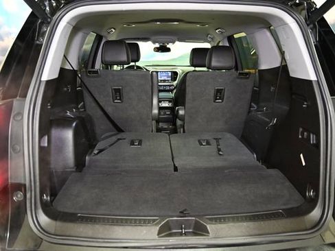 Used 2023 GMC Acadia SLT image 55