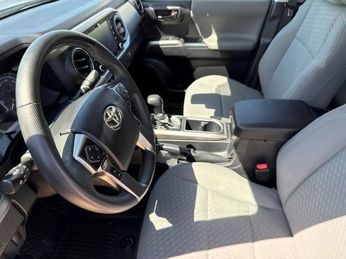 Used 2021 Toyota Tacoma SR5 RWD image 19