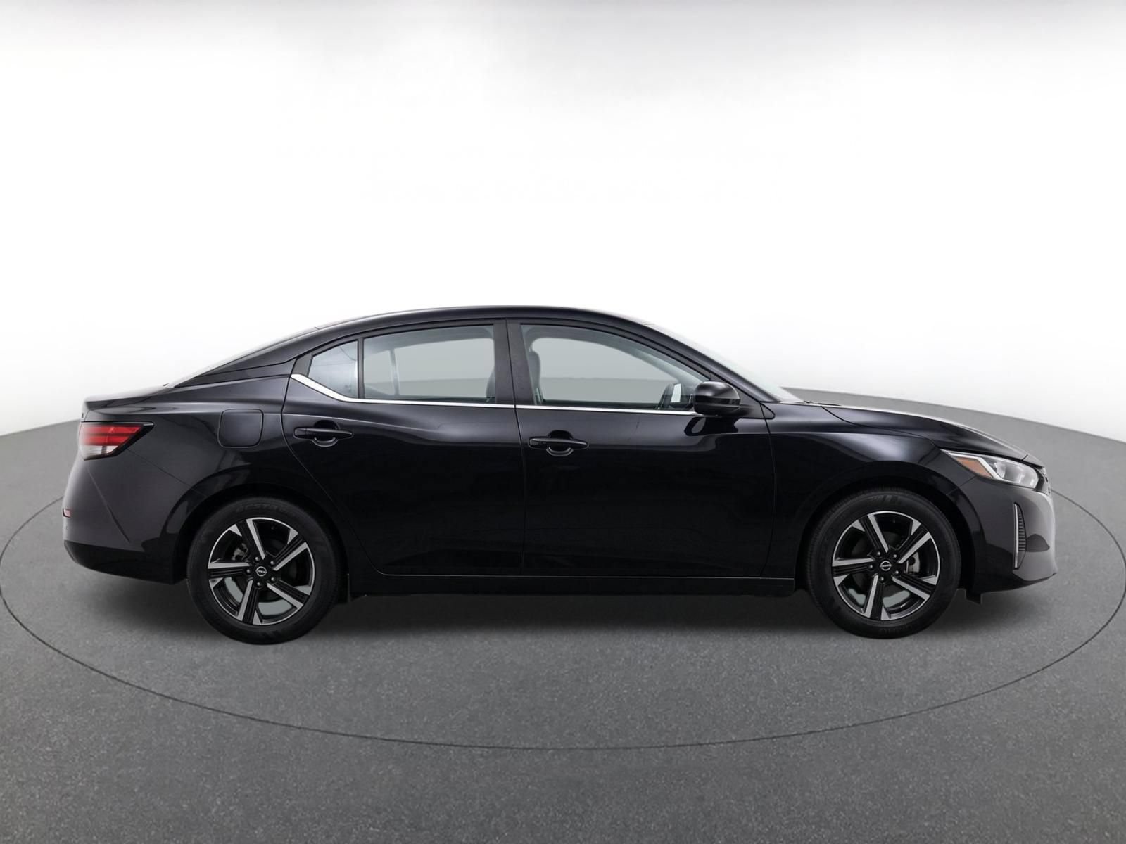 Used 2025 Nissan Sentra SV FWD image 9