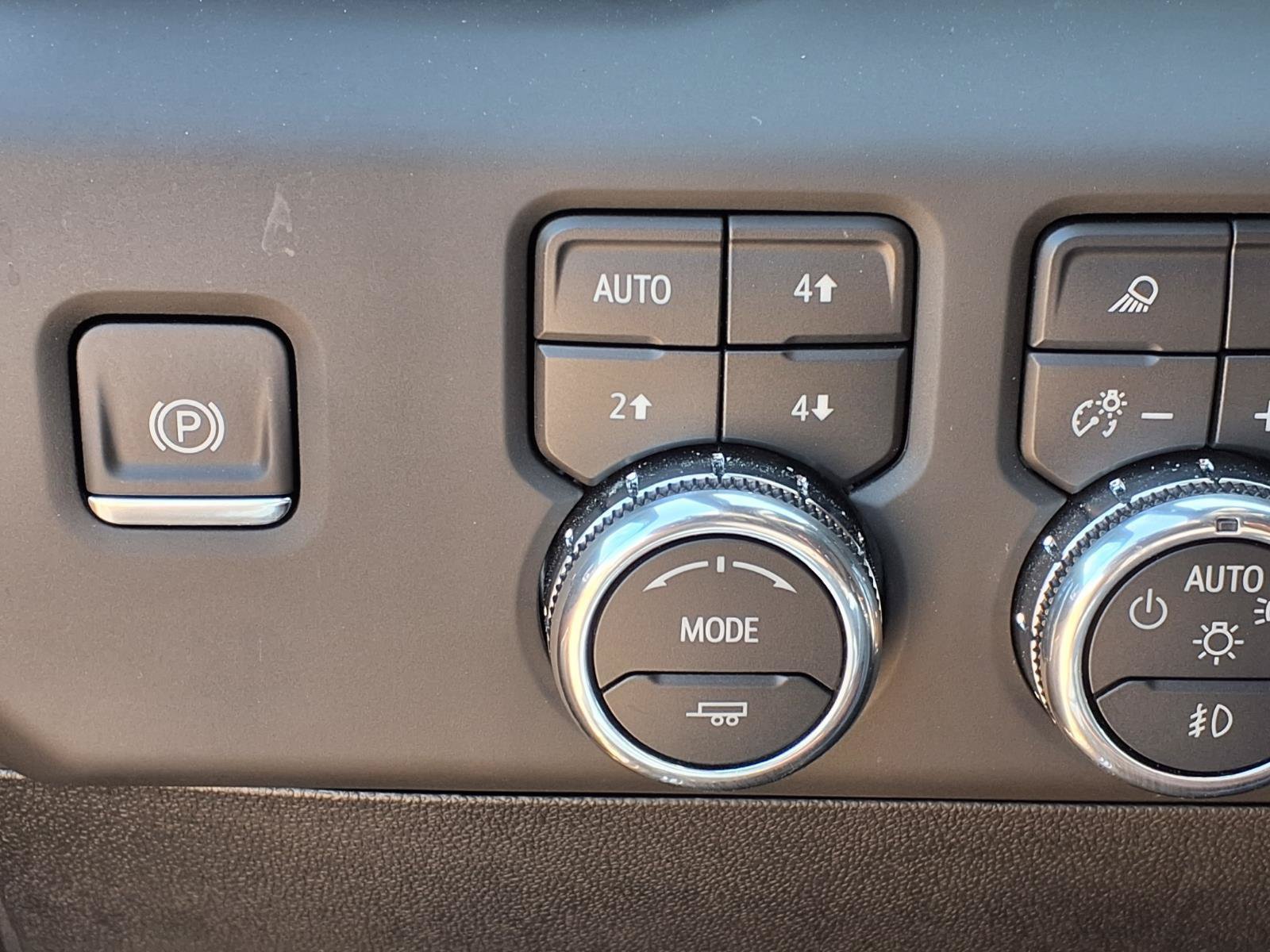 Used 2025 GMC Sierra 3500 Denali Ultimate AWD/4WD image 16