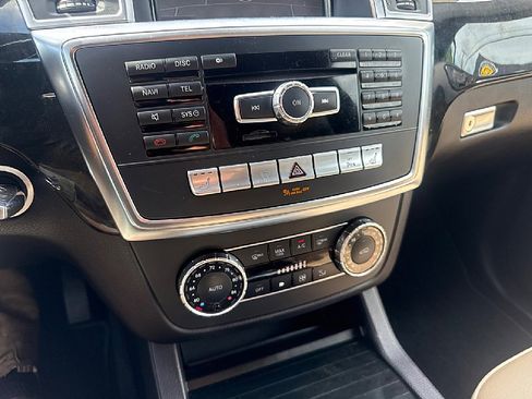 Used 2014 Mercedes-Benz GL 450 4MATIC w/ Lighting Package image 25