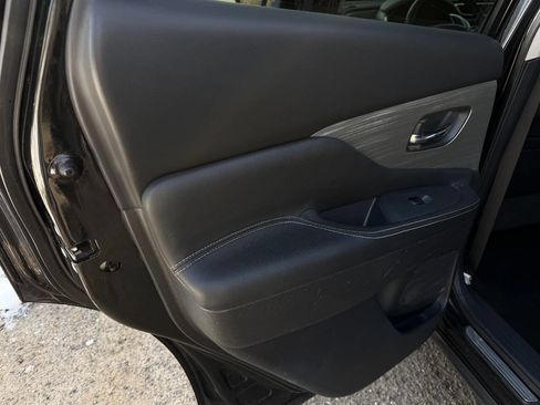 Used 2016 Nissan Murano S image 31