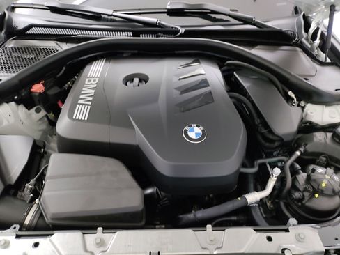 Used 2025 BMW 330i Sedan w/ Premium Package image 27