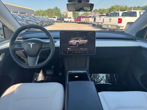 Used 2023 Tesla Model Y Long Range AWD/4WD image 13