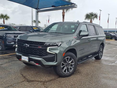Used 2023 Chevrolet Suburban Z71 w/ Luxury Package AWD/4WD image 1