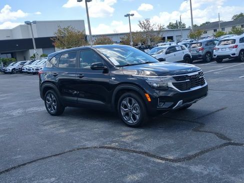 Used 2024 Kia Seltos LX AWD/4WD image 4
