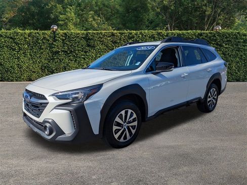 Used 2024 Subaru Outback Premium image 8