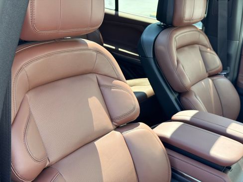 New 2027 Lincoln Navigator L Reserve AWD/4WD image 12