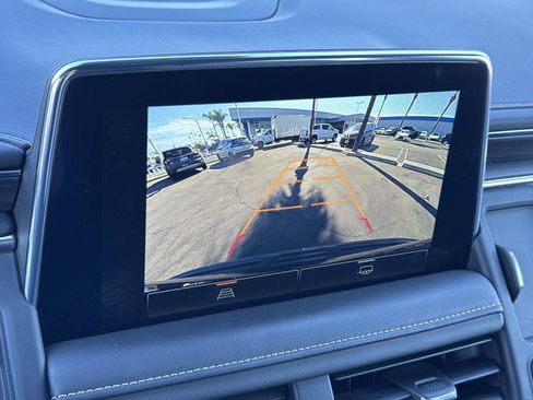 Used 2023 GMC Yukon SLT image 30