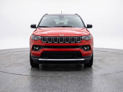 Used 2025 Jeep Compass Limited AWD/4WD image 2