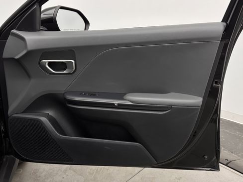 Used 2025 Kia K4 LX image 30