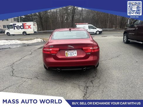 Used 2017 Jaguar XE Premium image 5