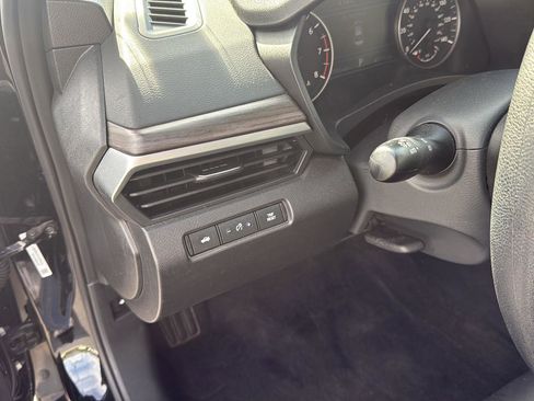 Used 2025 Nissan Altima 2.5 SV image 15