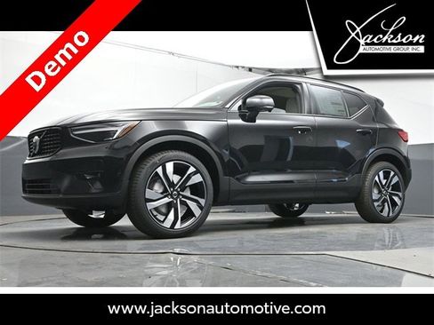 New 2025 Volvo XC40 B5 Ultra image 32