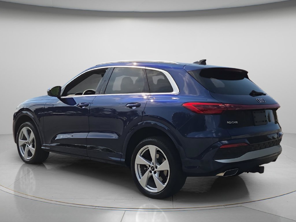 Certified 2025 Audi Q5 Premium AWD/4WD image 6