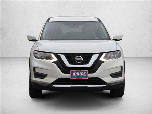 Used 2017 Nissan Rogue S AWD/4WD image 2
