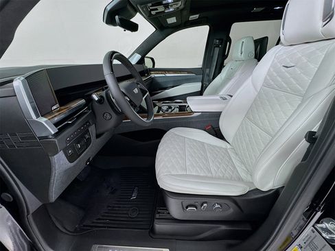 Used 2026 Cadillac Escalade Platinum Sport w/ LPO, ONYX Package image 23