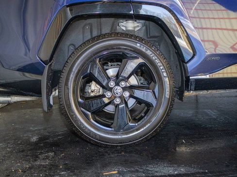 Used 2021 Toyota RAV4 XSE image 9