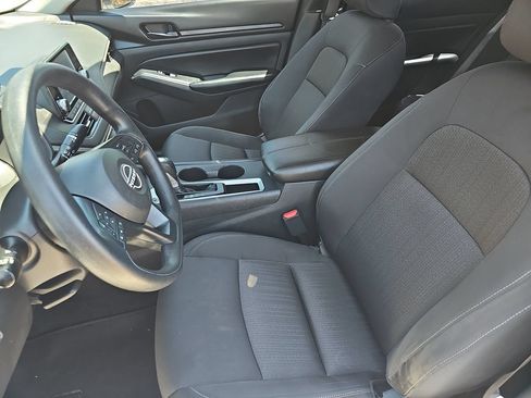 Used 2024 Nissan Altima 2.5 S FWD image 14
