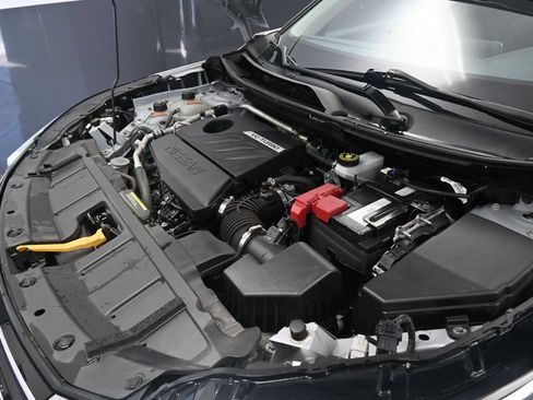 Used 2024 Nissan Rogue SV AWD/4WD image 12