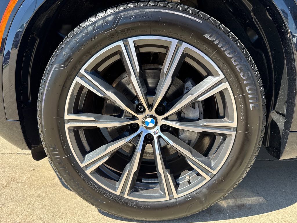Used 2026 BMW X5 xDrive40i AWD/4WD image 12