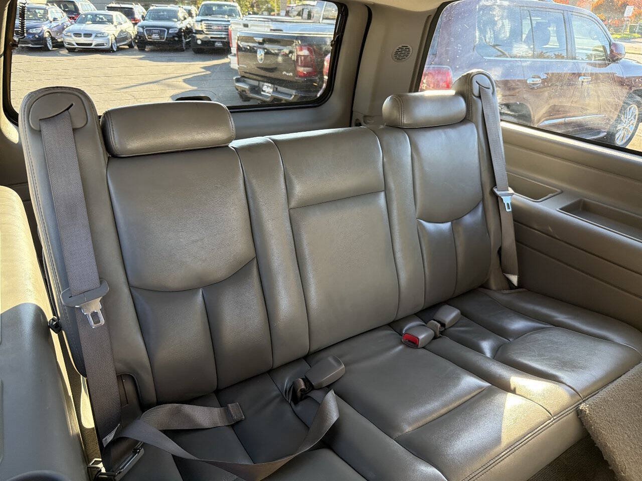 Used 2004 GMC Yukon XL Denali AWD/4WD image 27