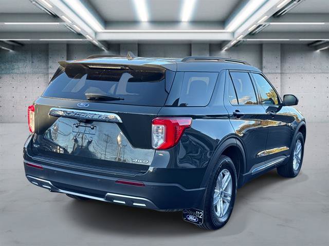 Used 2023 Ford Explorer XLT w/ Equipment Group 202A AWD/4WD image 4