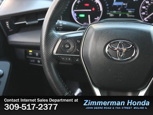 Used 2021 Toyota Avalon XSE image 12