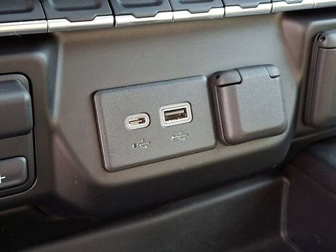 Used 2021 Chevrolet Silverado 1500 LT Trail Boss w/ Convenience Package II image 28