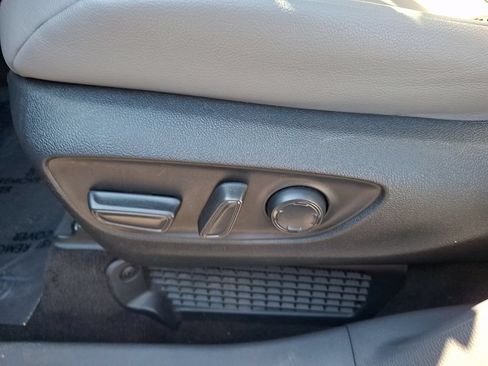 Certified 2024 Toyota Sienna XLE FWD image 15