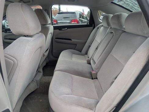 Used 2010 Chevrolet Impala LT w/ Convenience Package FWD image 10