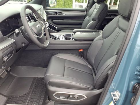 New 2026 Jeep Grand Wagoneer Limited AWD/4WD image 6