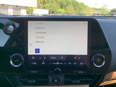 Used 2025 Lexus NX 250 FWD w/ Towing Package (2000 Lbs) image 24