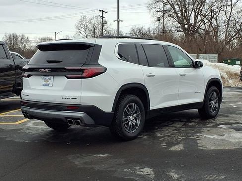 Used 2025 GMC Acadia Elevation image 2