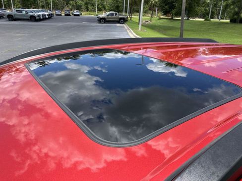 Used 2023 Toyota Corolla Cross XLE image 10