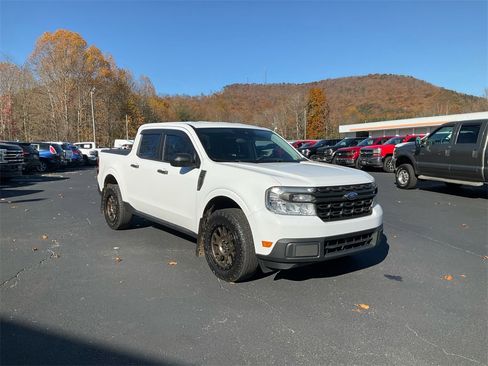 Certified 2023 Ford Maverick XL image 3