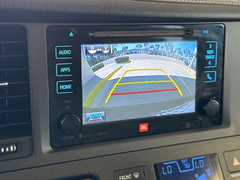 Used 2017 Toyota Sienna Limited Premium w/ Advanced Technology Package FWD image 21