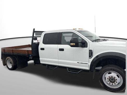 Used 2017 Ford F550 4x4 Crew Cab Super Duty image 12